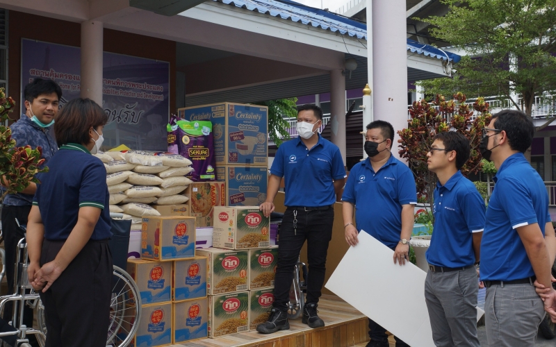 Sutaiyo donates to Phra Pradaeng Disabled